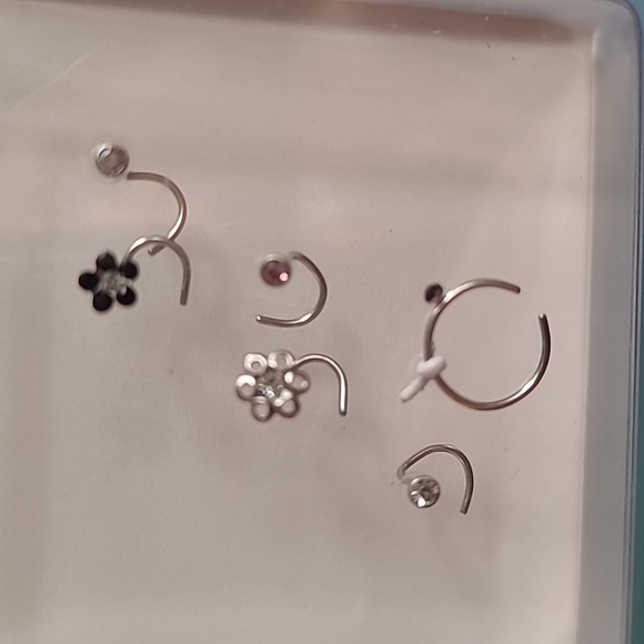 Body Jewelry Stainless Steel 22G Crystal Flower 6pcs Nose Set Black Pink Silver - Picture 5 of 6